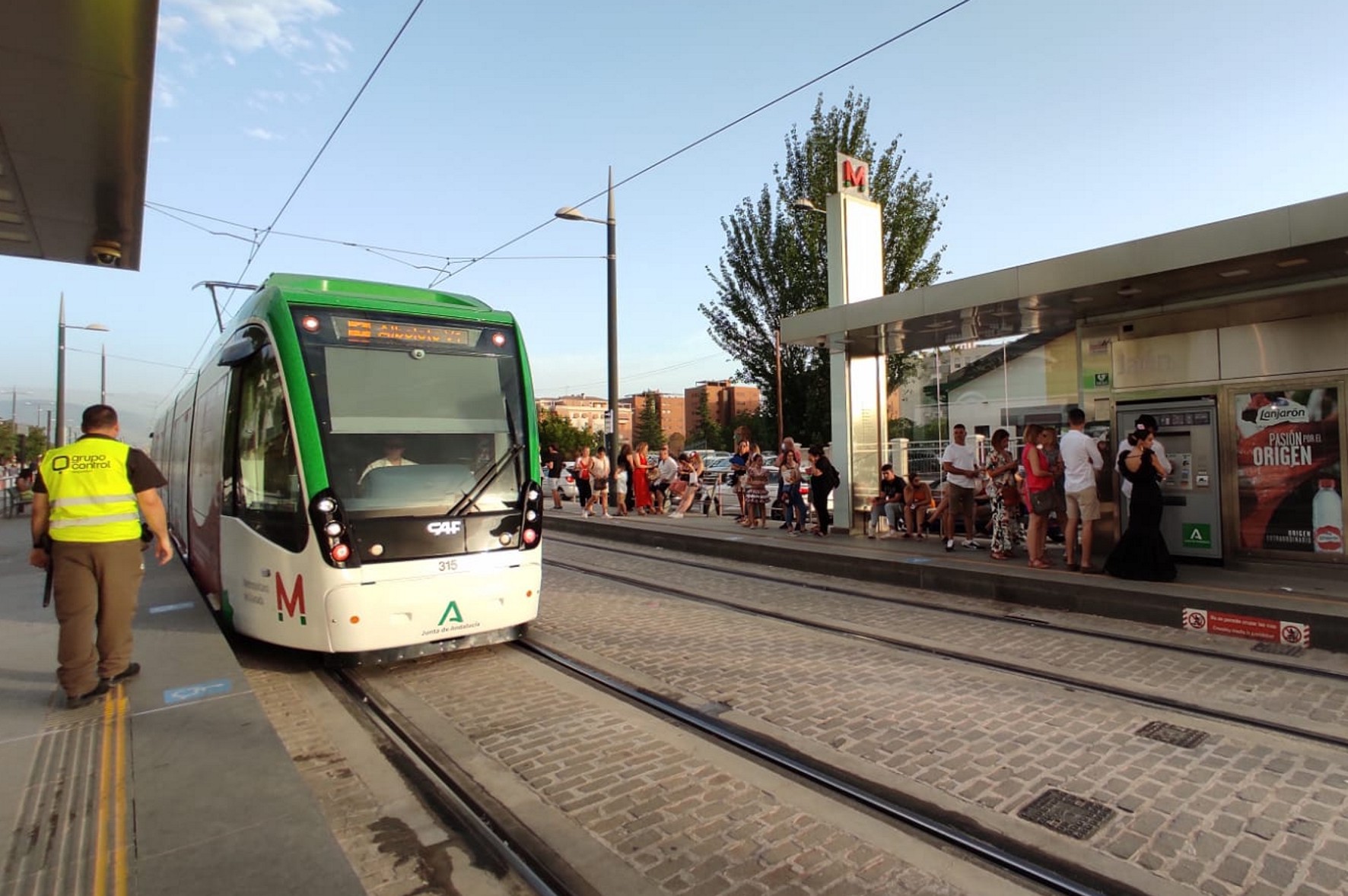El servicio de Metro de Granada funcionará ininterrumpidamente de miércoles a domingo con motivo del Corpus